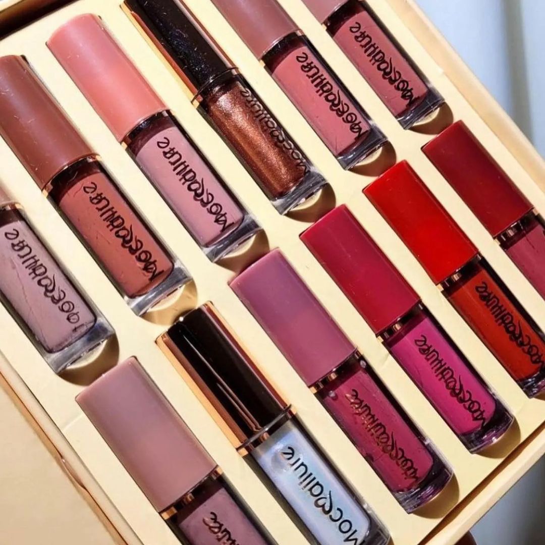 Summer Offer 40 % Off Matte Lip Gloss Set ( Pack of 12 ) Allow to open پارسل کھول کر چک کرے اس کے بعد پیمنٹ ادا کرے